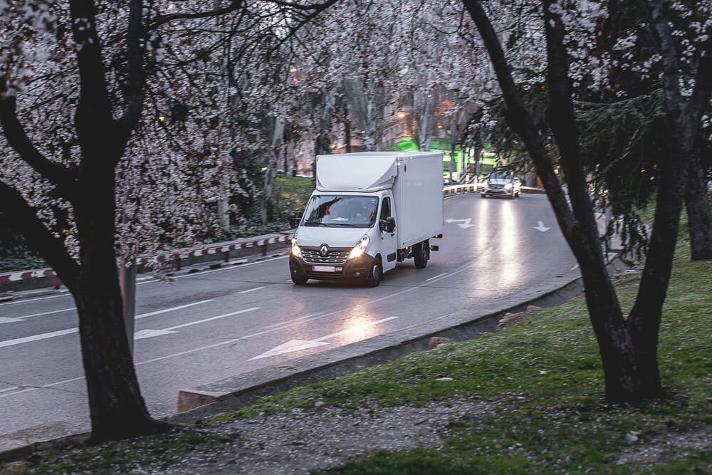 Long distance courier